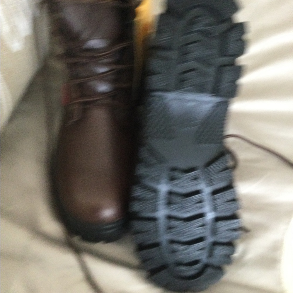 Boots - Picture 4 of 5